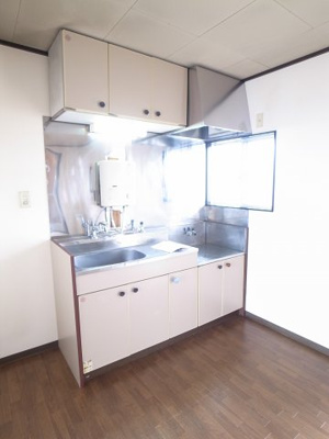 【キッチン】 | タウニー浜野 | キッチンの窓ってありそうで、珍しいんです。