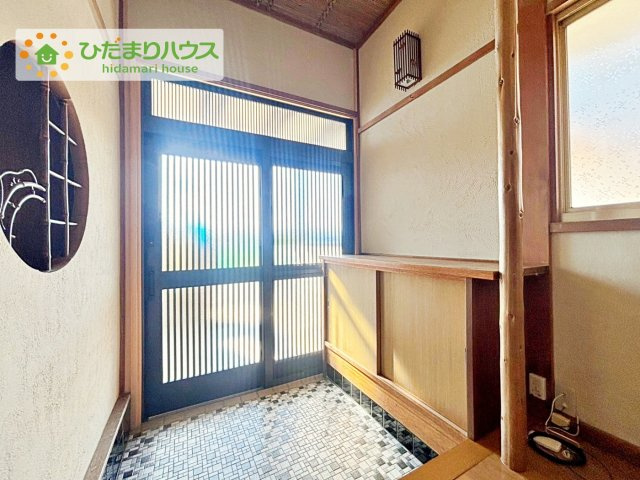 【玄関】 | ひたちなか市高野　中古戸建 | 丁度良い靴箱のサイズ♪これだけあれば家族全員の靴がしまえてスッキリ(^O^)