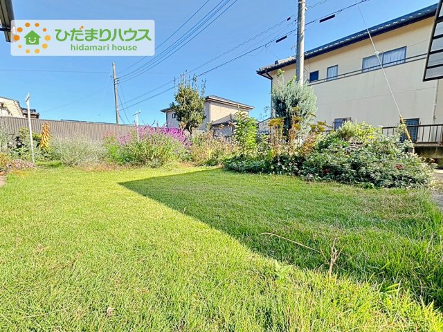 【庭】 | ひたちなか市高野　中古戸建 | 周辺には高い建物がないため、お庭には太陽の光が降り注ぎます♪