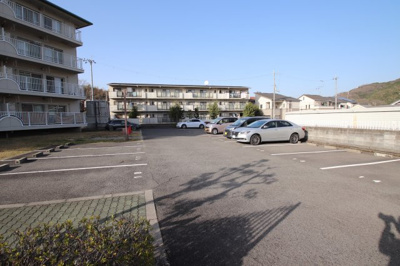 【駐車場】 | エスポワール岩湧