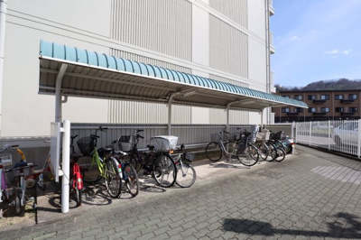 【その他共用部分】 | エスポワール岩湧 | 駐輪場