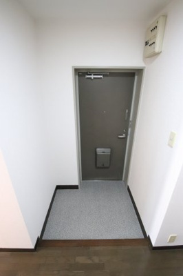 【玄関】 | エスポワール岩湧