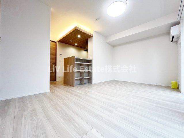 グランテージC（旧D-ROOM芋窪ガレージハウス）の居間・リビング