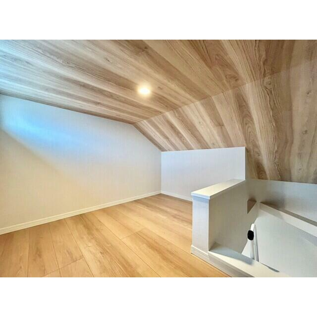 【QUAD】東久留市滝山４丁目の収納|収納にするのもよし、自分だけのプライベートスペースにするもよし。あると嬉しい大空間です。