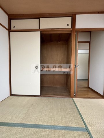 新町ハイツの収納