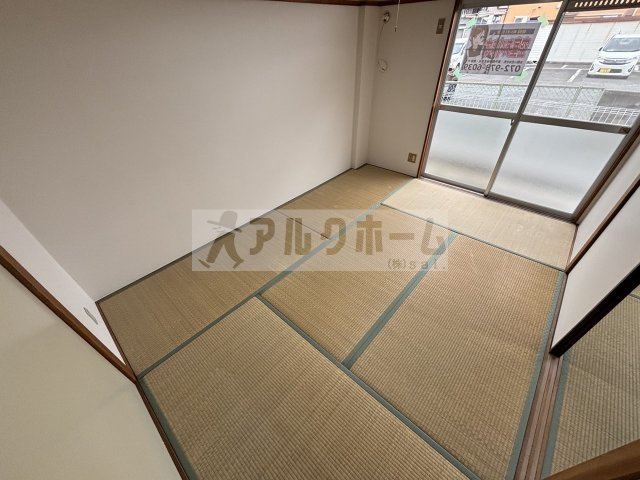 新町ハイツの居間・リビング