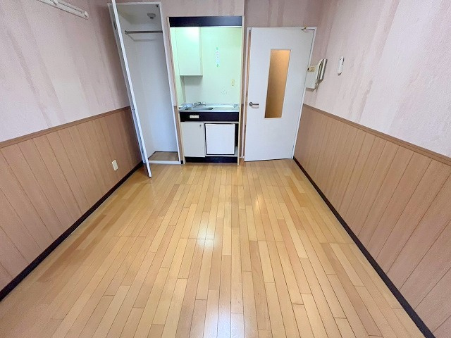 グランドコート新大阪の居間・リビング
