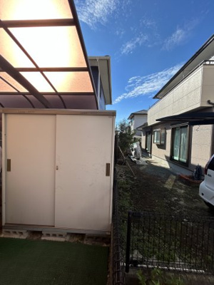 【その他】 | 東区長嶺東六丁目　戸建 | 外には物置があります！ガーデニング用品など外での作業道具を片付けられるスペースがあるのはうれしいですね！