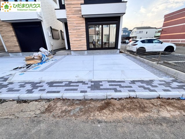 上尾市西宮下　6期　新築一戸建て　ケイアイグレース　01の駐車場