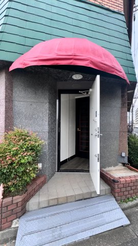 保木間2丁目店舗のエントランス