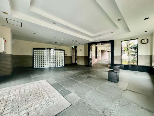 グランドメゾン四條畷のエントランス