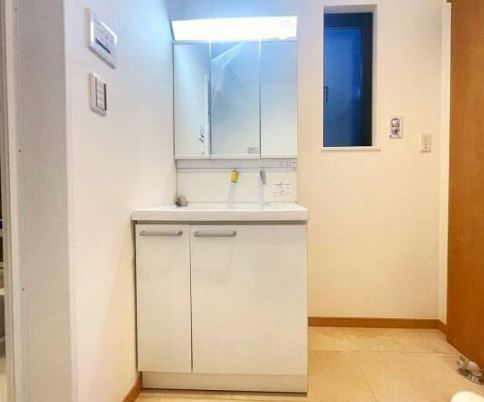 【新築】入間郡三芳町藤久保新築分譲住宅 全1棟の独立洗面台|朝の身支度に欠かせない洗面台です！