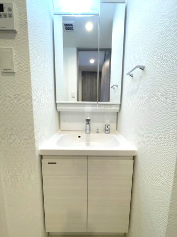 エスレジデンス堺筋本町デュクスの独立洗面台|(参考)同マンション同間取り他部屋の写真