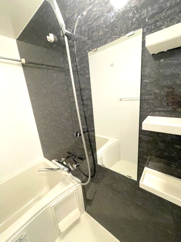 エスレジデンス堺筋本町デュクスの浴室|(参考)同マンション同間取り他部屋の写真