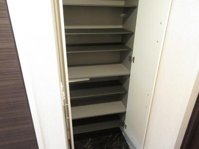 セントリヴィエ二条の収納|シューズＢＯＸ