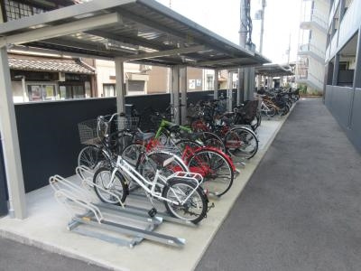 セントリヴィエ二条の駐車場|駐輪場