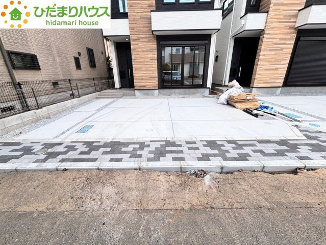 上尾市西宮下　6期　新築一戸建て　ケイアイグレース　02の駐車場