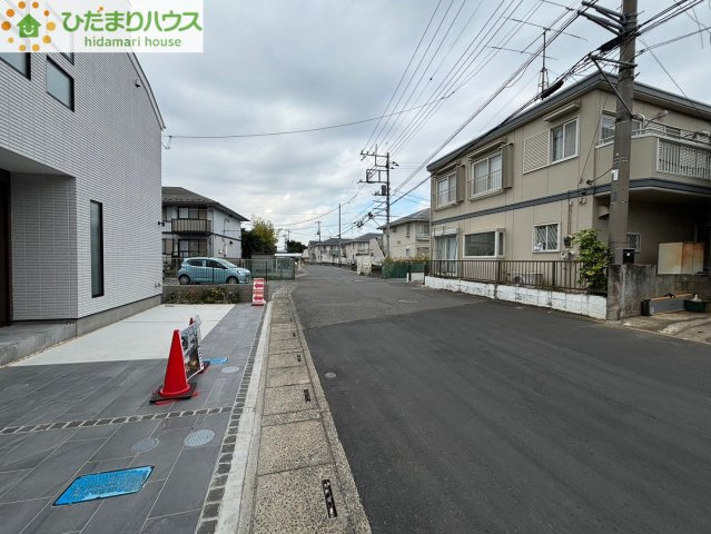 西区佐知川　新築戸建　＆RESORTHOUSE　07の前面道路含む現地写真