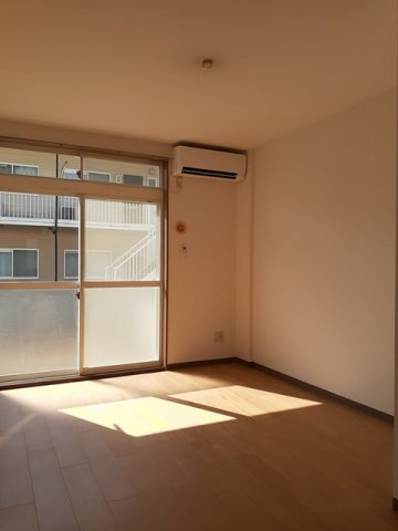 ガーデンプレイスＢの居間・リビング