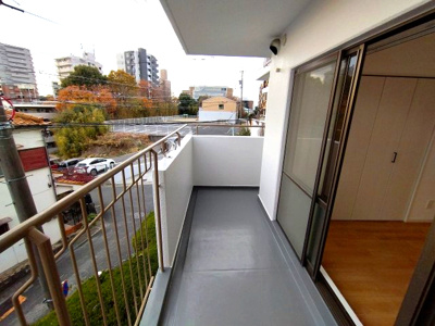 【バルコニー】 | ファミール八事 | バルコニー　ご都合のよろしい日時に現地をご案内させて頂きます！是非、お問い合わせお待ちしております!!