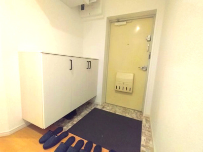 【玄関】 | ファミール八事 | 収納が完備されているのでご家族の靴がスッキリ片付きます。
家の顔となる部分なので綺麗な状態でお客様を迎えられるのは嬉しい要素です♪
