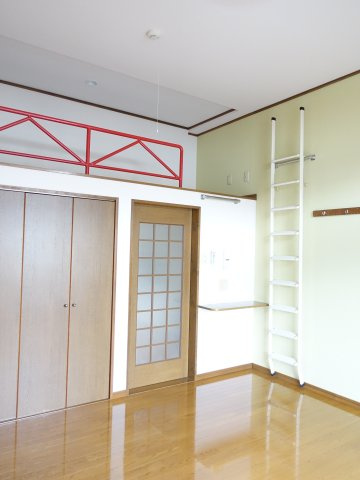 グリーンヒル近江の居間・リビング