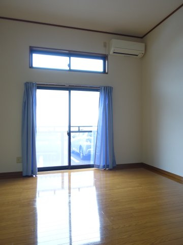 グリーンヒル近江の居間・リビング