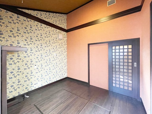 西宮市上甲子園二丁目戸建ての洋室|1階洋室