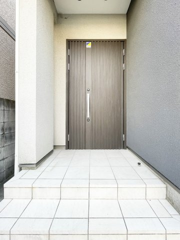 西宮市上甲子園二丁目戸建ての玄関|玄関