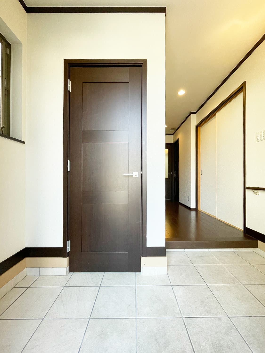 西宮市上甲子園二丁目戸建ての玄関|1階玄関