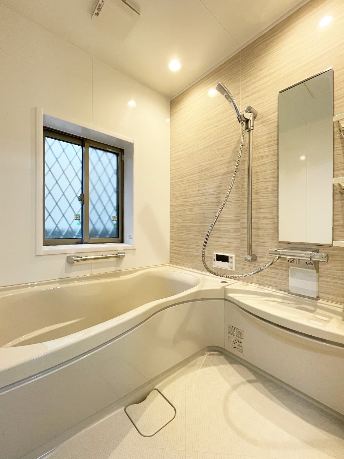 西宮市上甲子園二丁目戸建ての浴室|お風呂で日々の疲れを落としましょう