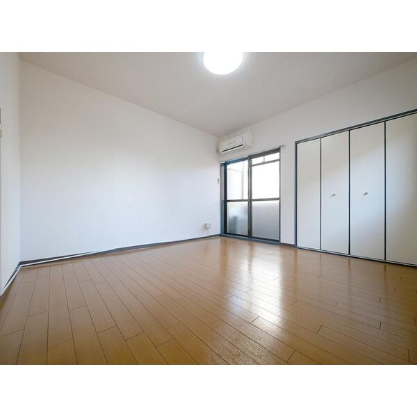 アビニヨン千種の居間・リビング