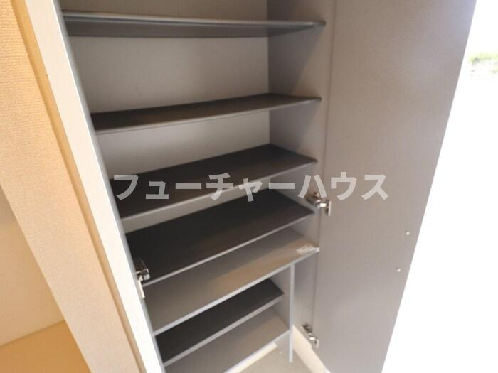 サニーウェルヒルズ　Ａの玄関