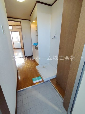 ウイングコートステラD棟の玄関