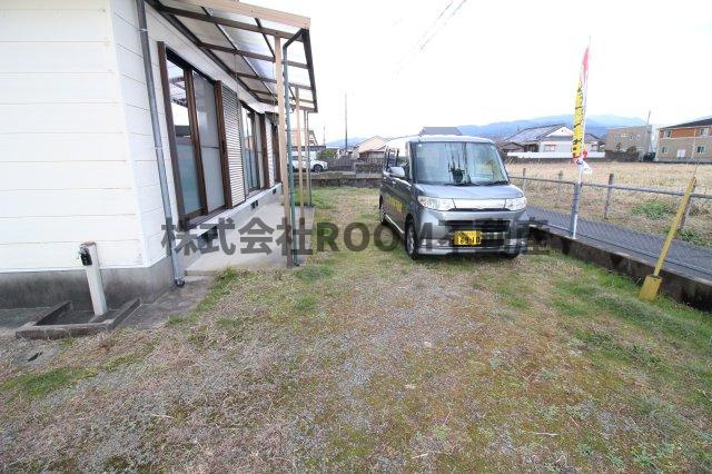 第一榎堀貸家の駐車場|駐車スペースもあります