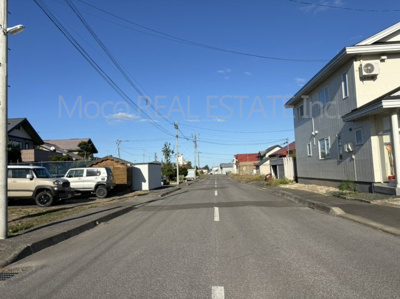 【前面道路含む現地写真】 | 北見市上ところ中古住宅
