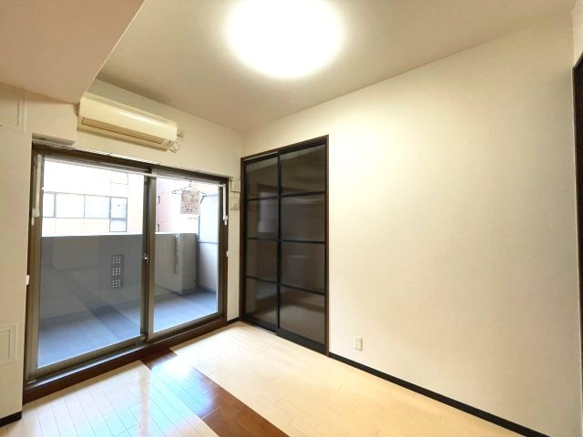 マスターズレジデンス道頓堀Ⅱの洋室|イメージとして同マンション他部屋の写真を表示しています