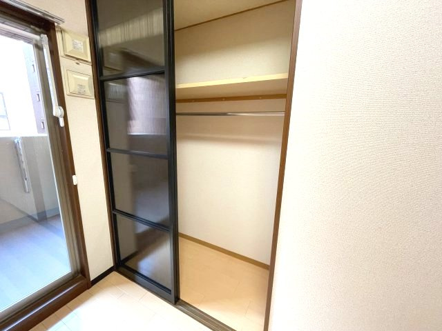 マスターズレジデンス道頓堀Ⅱの収納|イメージとして同マンション他部屋の写真を表示しています