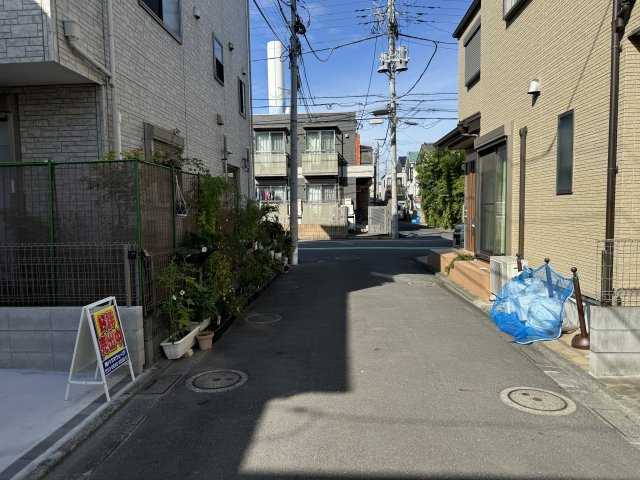 葛飾区南水元2丁目新築戸建【飯塚小学校：4分】の前面道路含む現地写真|東側前面道路