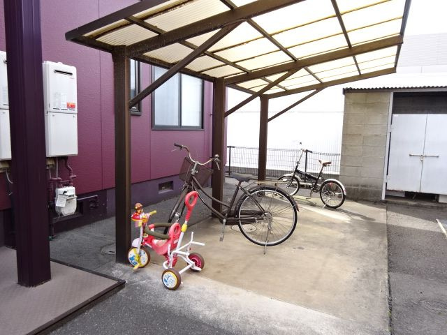 倉敷市神田３丁目のアパートのその他共用部分|自転車置き場