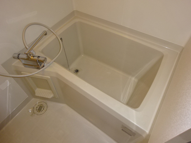 倉敷市神田３丁目のアパートの浴室