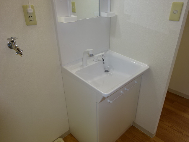 倉敷市神田３丁目のアパートの独立洗面台|シャンプードレッサー