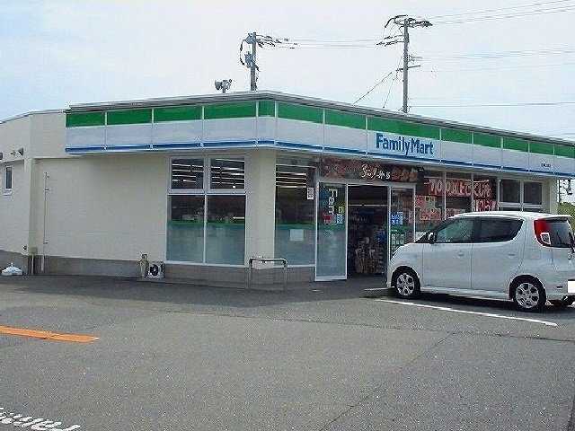 ミラクル・メゾンの周辺|ファミリーマートまで450m