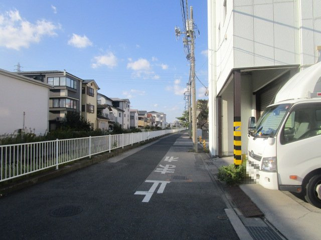 川口市江戸２丁目の倉庫の周辺