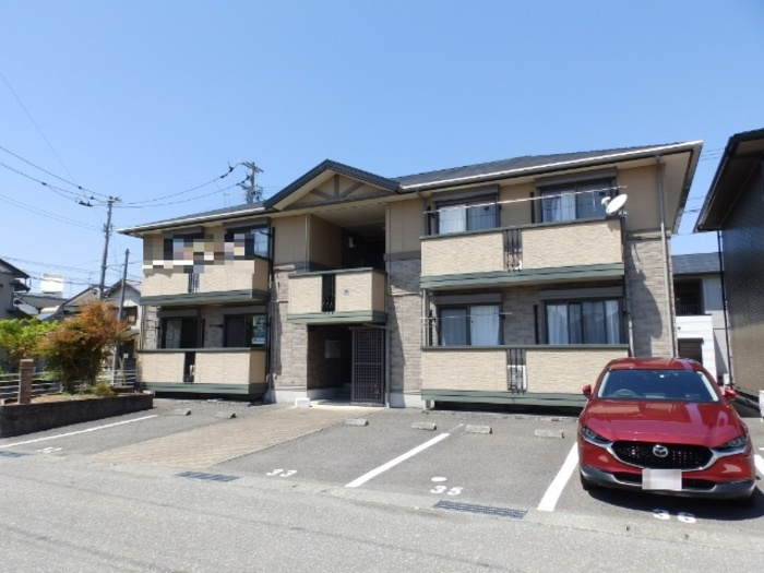 アムール E棟の外観