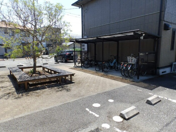 アムール E棟のその他共用部分|駐輪場