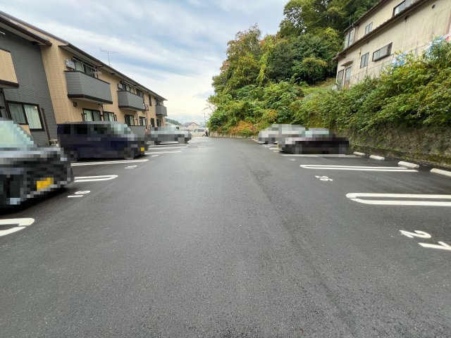 CLARIS朴のきの駐車場