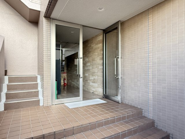 アクタス中宝永のエントランス