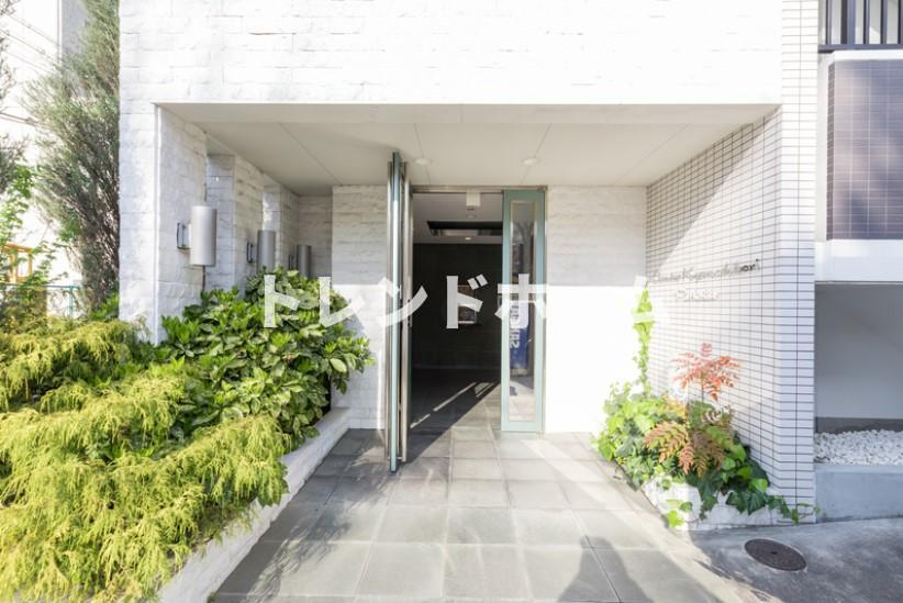 ジュネーゼ京町堀パークサイドのエントランス|選べる家電プランあり！！