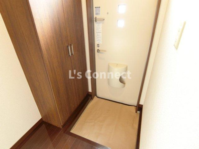 【玄関】 | ＷＩＳＨ南光台 | 背の高い下駄箱で靴も収納できます。